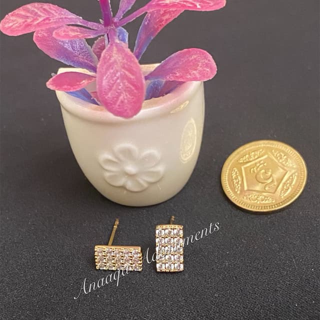 Box Studs-Golden
