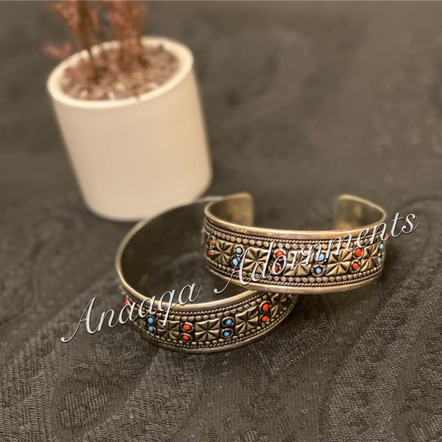 Antique Black Kara-Thick