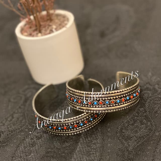 Antique Black Kara-Thin
