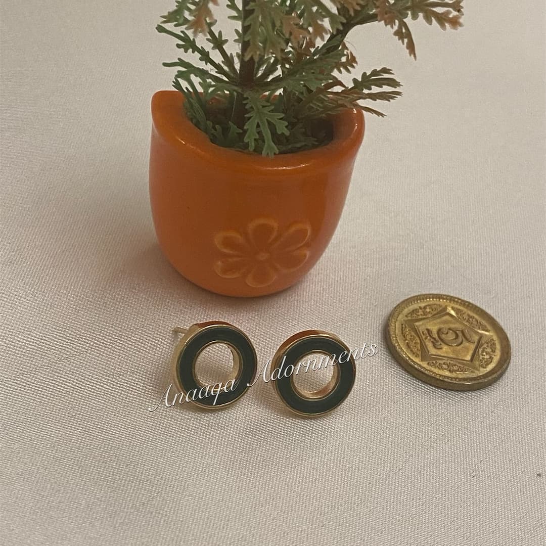 Geometric Studs-Green